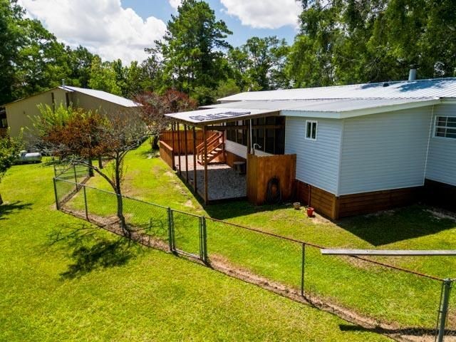 144 Harlan Davis Rd., Lumberton, MS 39455