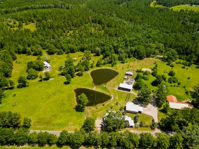 144 Harlan Davis Rd., Lumberton, MS 39455