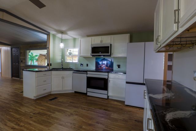 144 Harlan Davis Rd., Lumberton, MS 39455