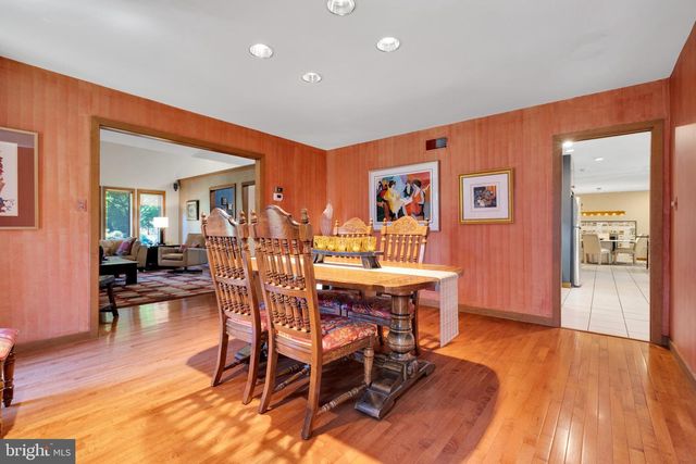 140 DEBORAH DR, Wyomissing, PA 19610