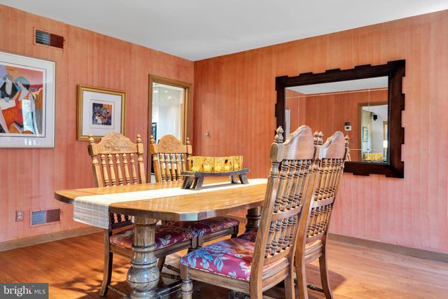 140 DEBORAH DR, Wyomissing, PA 19610