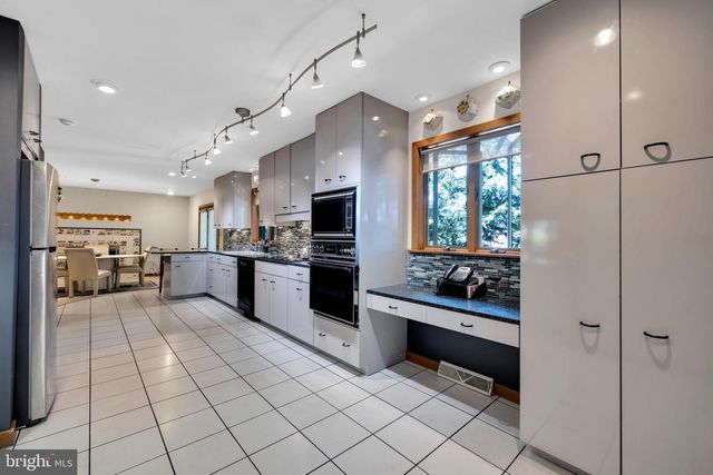 140 DEBORAH DR, Wyomissing, PA 19610