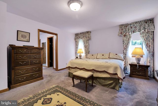 140 DEBORAH DR, Wyomissing, PA 19610