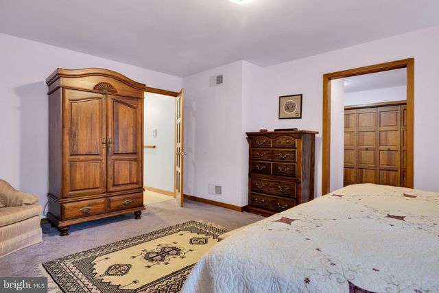 140 DEBORAH DR, Wyomissing, PA 19610