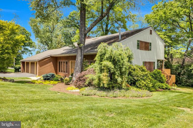 140 DEBORAH DR, Wyomissing, PA 19610