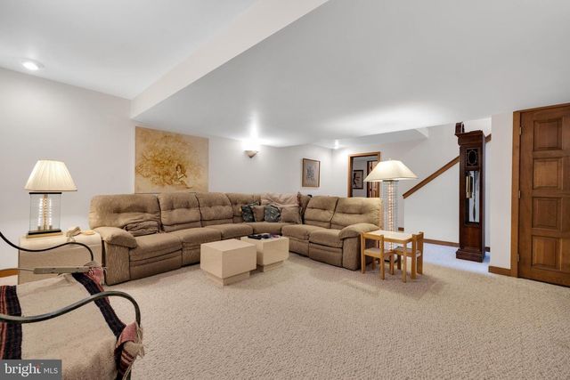 140 DEBORAH DR, Wyomissing, PA 19610