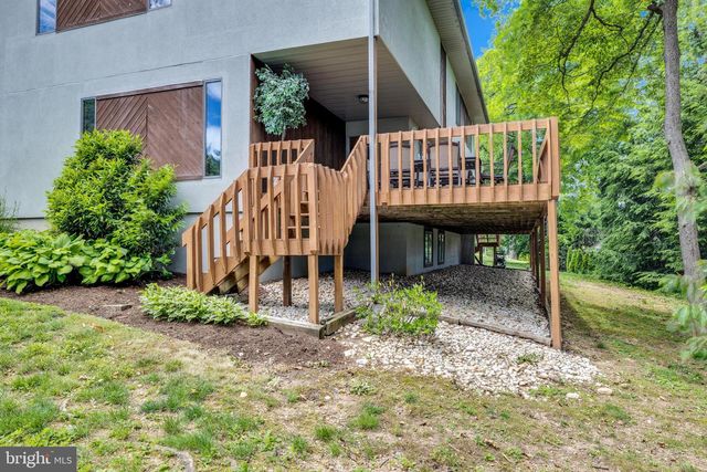 140 DEBORAH DR, Wyomissing, PA 19610