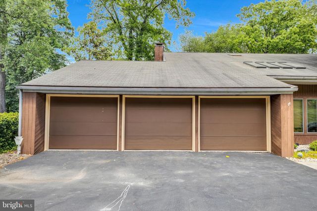 140 DEBORAH DR, Wyomissing, PA 19610