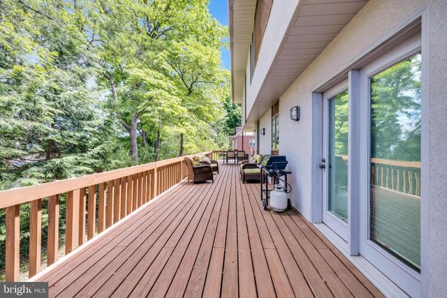 140 DEBORAH DR, Wyomissing, PA 19610