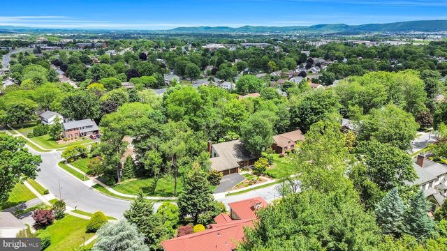 140 DEBORAH DR, Wyomissing, PA 19610