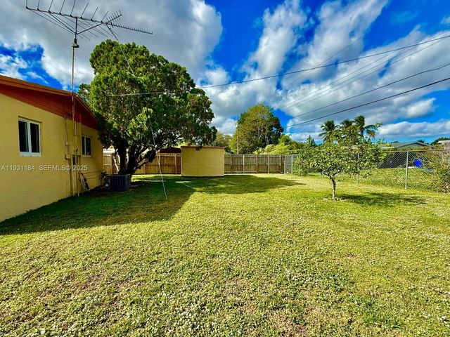 7241 S Arthur St, Hollywood, FL 33024