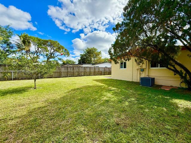 7241 S Arthur St, Hollywood, FL 33024