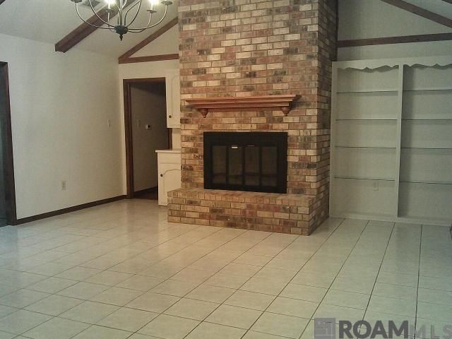 13936 Cayuga Dr, Baker, LA 70714