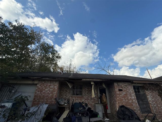 7338 England Street, Houston, TX 77021