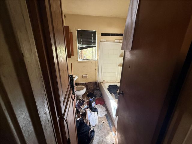 7338 England Street, Houston, TX 77021