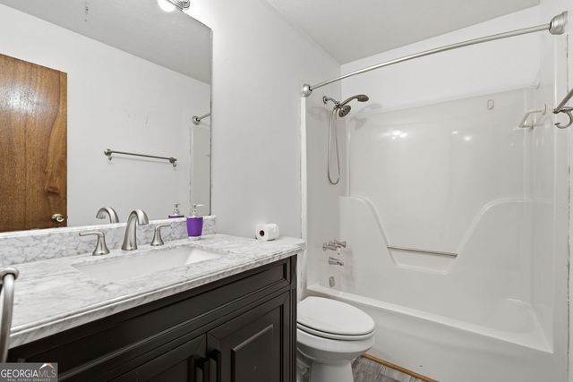 2890 Creekwood Lane NW, Lawrenceville, GA 30044