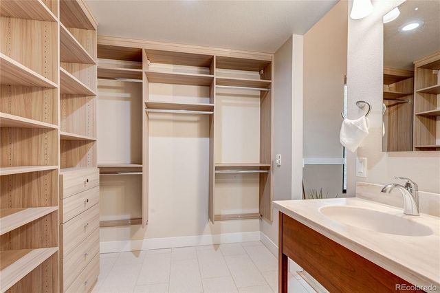 2512 S Worchester Court F, Aurora, CO 80014