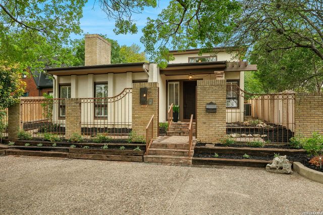 209 HENDERSON ST, Alamo Heights, TX 78209
