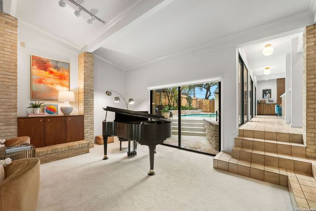 209 HENDERSON ST, Alamo Heights, TX 78209