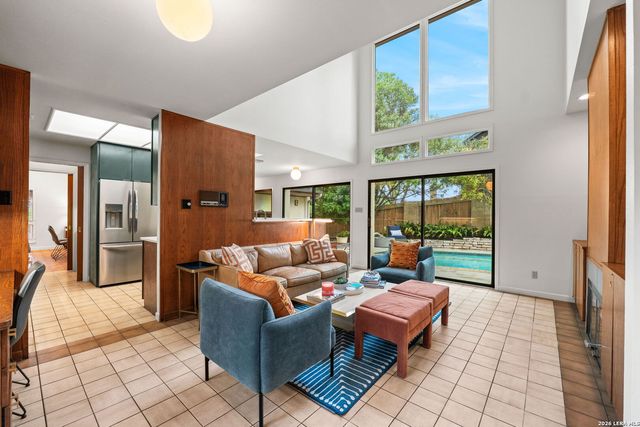 209 HENDERSON ST, Alamo Heights, TX 78209