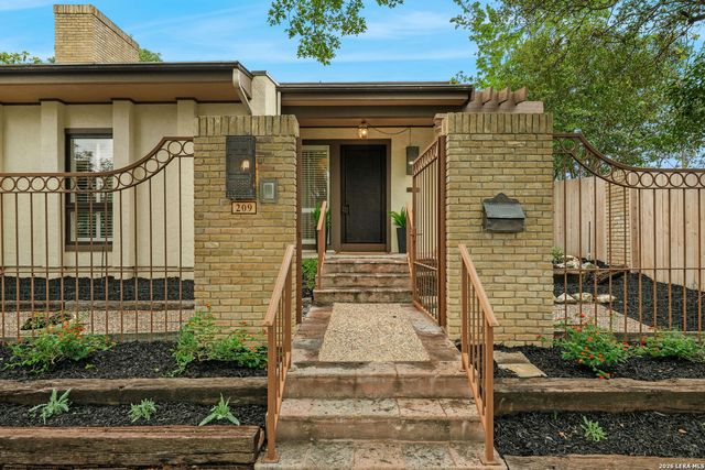 209 HENDERSON ST, Alamo Heights, TX 78209