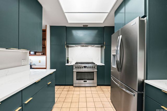 209 HENDERSON ST, Alamo Heights, TX 78209