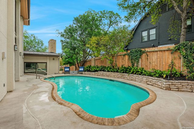209 HENDERSON ST, Alamo Heights, TX 78209