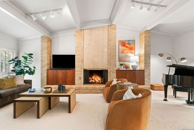 209 HENDERSON ST, Alamo Heights, TX 78209