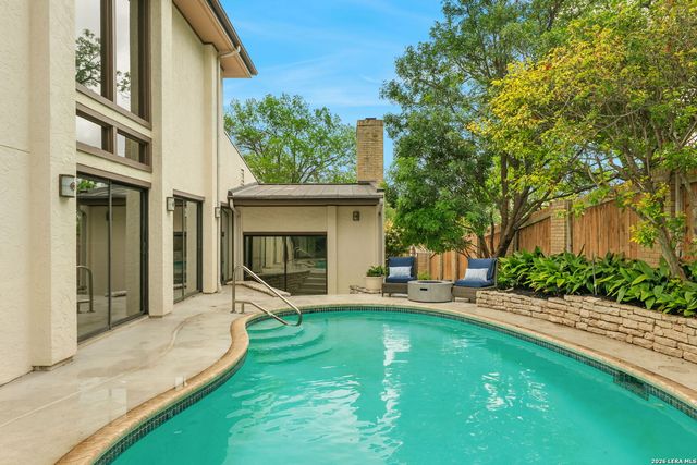 209 HENDERSON ST, Alamo Heights, TX 78209