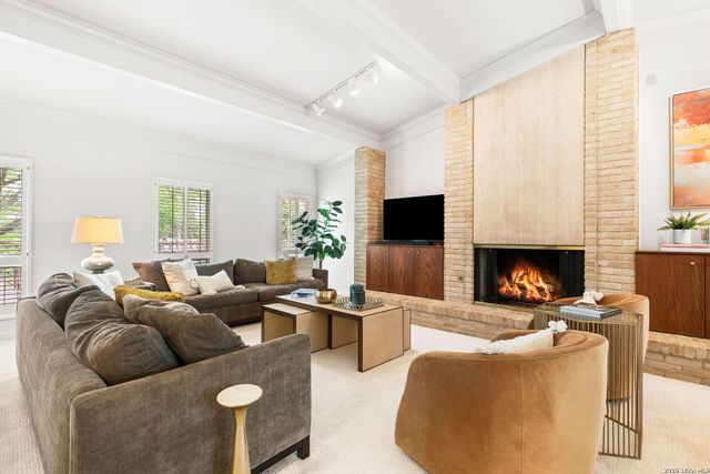 209 HENDERSON ST, Alamo Heights, TX 78209