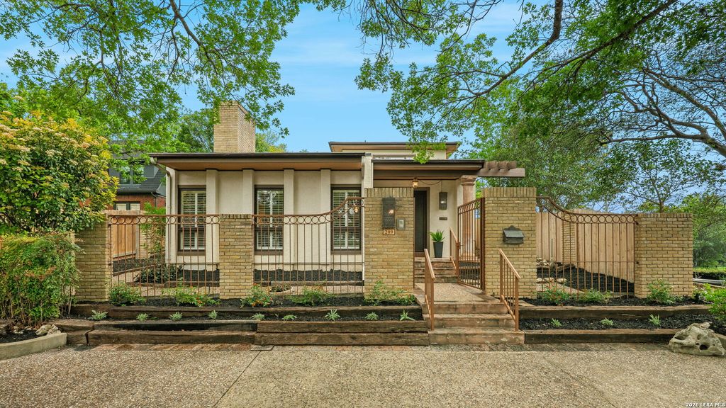 209 HENDERSON ST, Alamo Heights, TX 78209