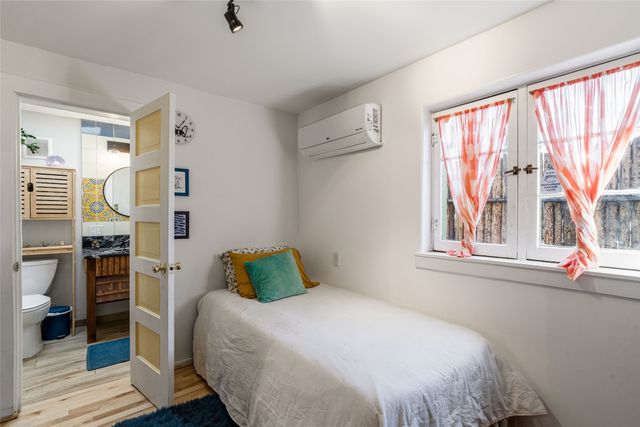 122 W Buena Vista, Santa Fe, NM 87505