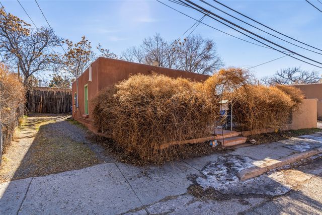 122 W Buena Vista, Santa Fe, NM 87505