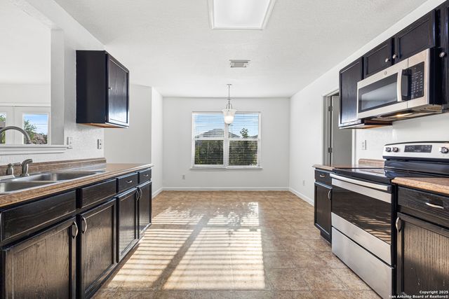 510 Tres Caminos, San Antonio, TX 78245