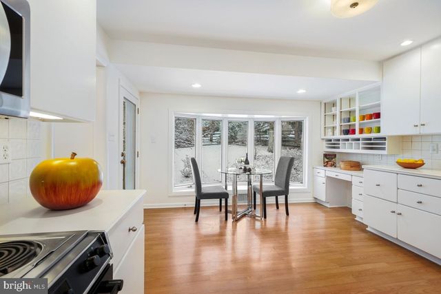 9213 FRIARS RD, Bethesda, MD 20817