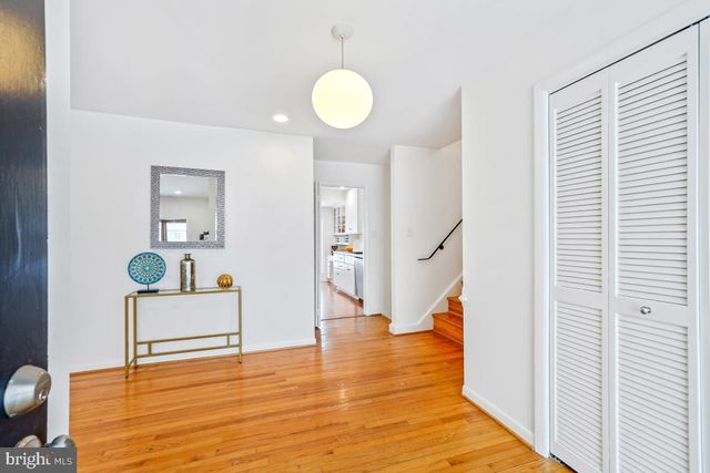 9213 FRIARS RD, Bethesda, MD 20817