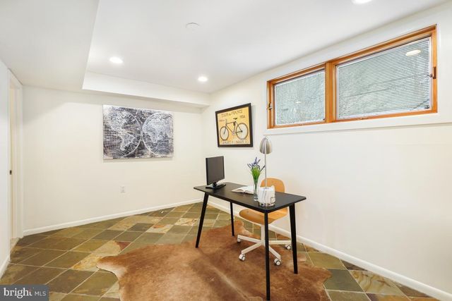 9213 FRIARS RD, Bethesda, MD 20817