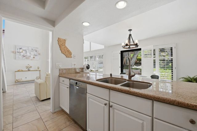 971 Santa Helena Park Ct, Solana Beach, CA 92075
