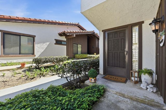 971 Santa Helena Park Ct, Solana Beach, CA 92075