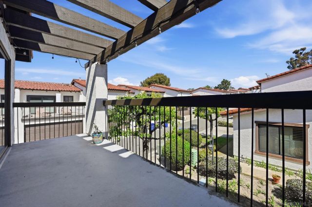 971 Santa Helena Park Ct, Solana Beach, CA 92075