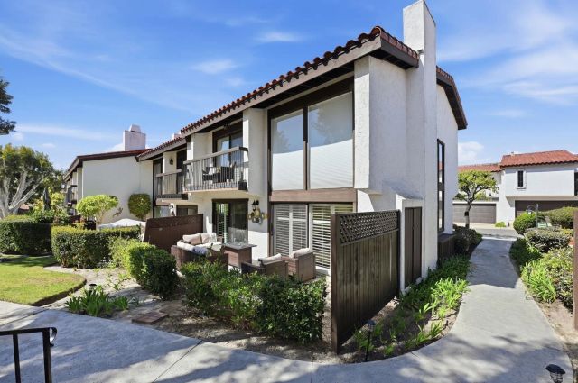 971 Santa Helena Park Ct, Solana Beach, CA 92075