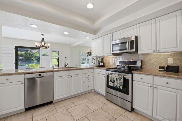 971 Santa Helena Park Ct, Solana Beach, CA 92075