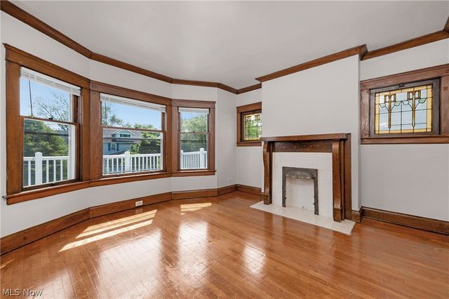 1296 Cook Avenue, Lakewood, OH 44107