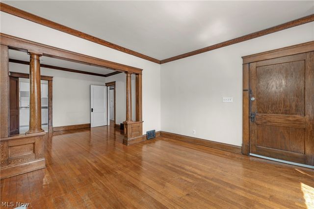 1296 Cook Avenue, Lakewood, OH 44107