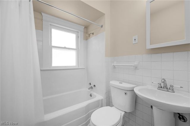 1296 Cook Avenue, Lakewood, OH 44107