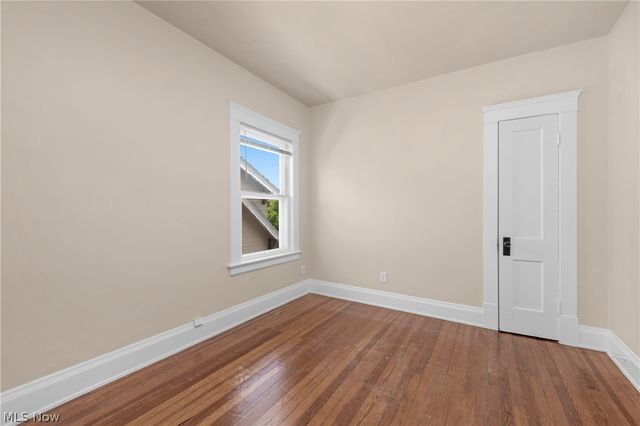 1296 Cook Avenue, Lakewood, OH 44107