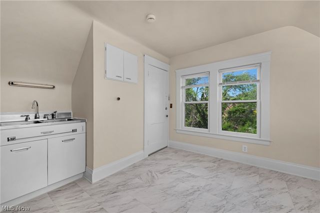 1296 Cook Avenue, Lakewood, OH 44107