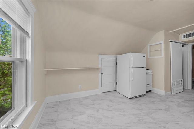 1296 Cook Avenue, Lakewood, OH 44107