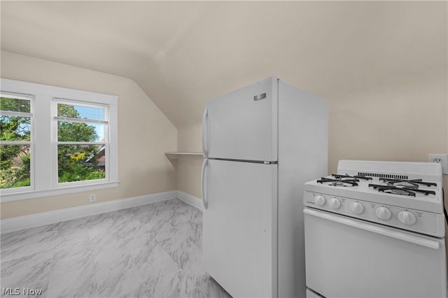 1296 Cook Avenue, Lakewood, OH 44107