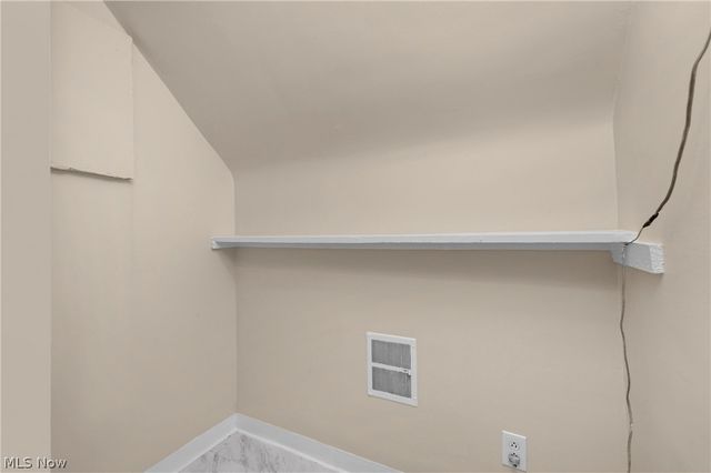 1296 Cook Avenue, Lakewood, OH 44107